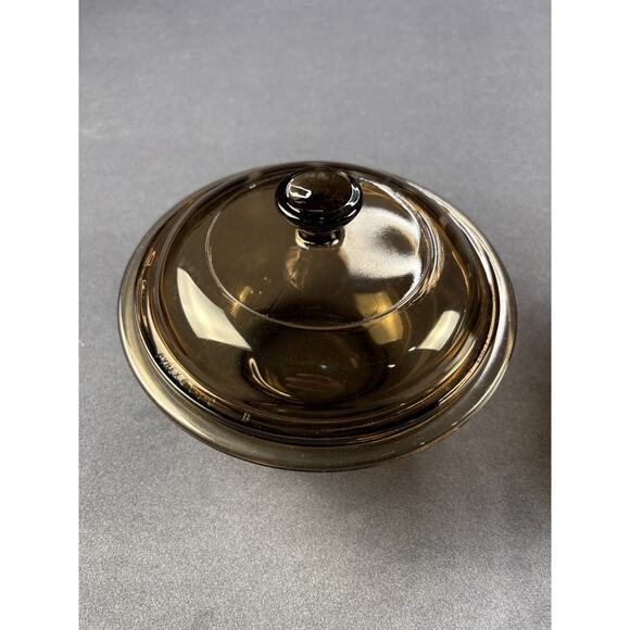 Corningware Pyrex Amber 322 (1 Qt.) & 323 (1.5 Qt.) Set of 2 with lids - Picture 3 of 14